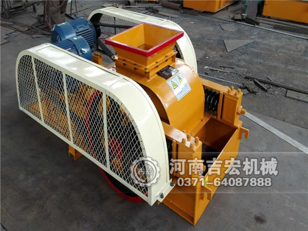 400&times;400輥式破碎機發(fā)往內(nèi)蒙古烏蘭察布