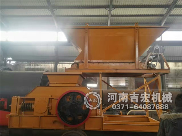 900&times;1200移動(dòng)雙齒輥破碎機(jī)發(fā)往西安 