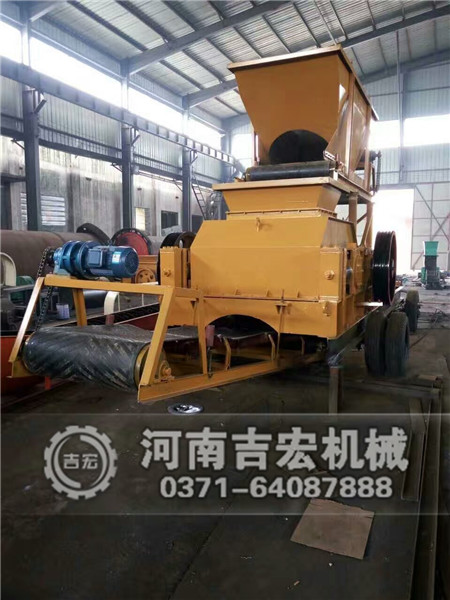 900&times;1200移動(dòng)雙齒輥破碎機(jī)發(fā)往西安 