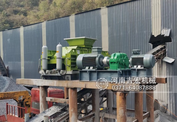 褐煤雙齒輥破碎機 vs 錘式破碎機：破碎效率、能耗與維護成本對比！