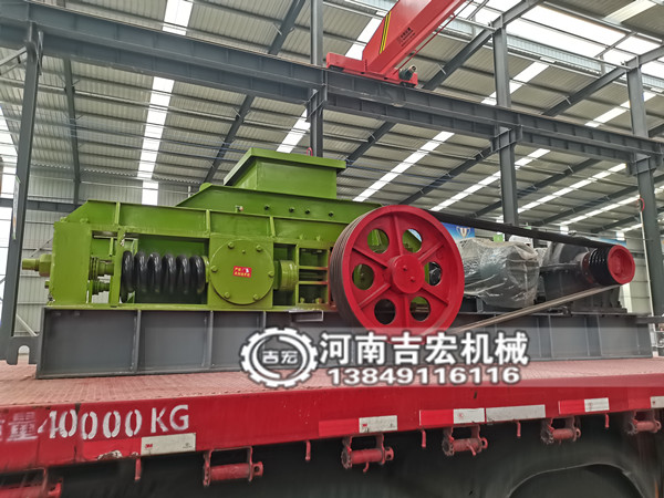 高鈣石太硬難破碎？雙齒輥破碎機專治各種“硬骨頭”！出料粒度還任你調！